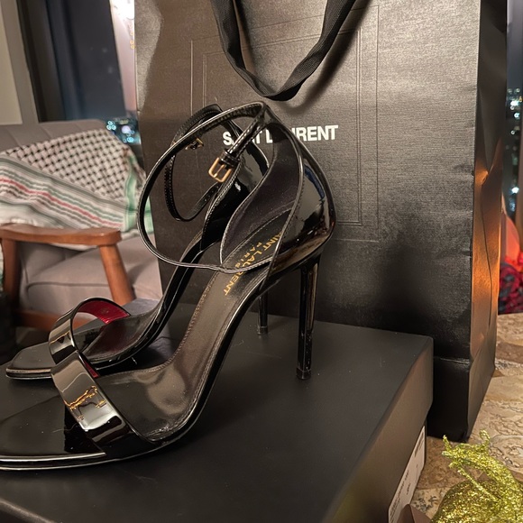 SAINT LAURENT AMBER PATENT LEATHER HEEL - Picture 2 of 13
